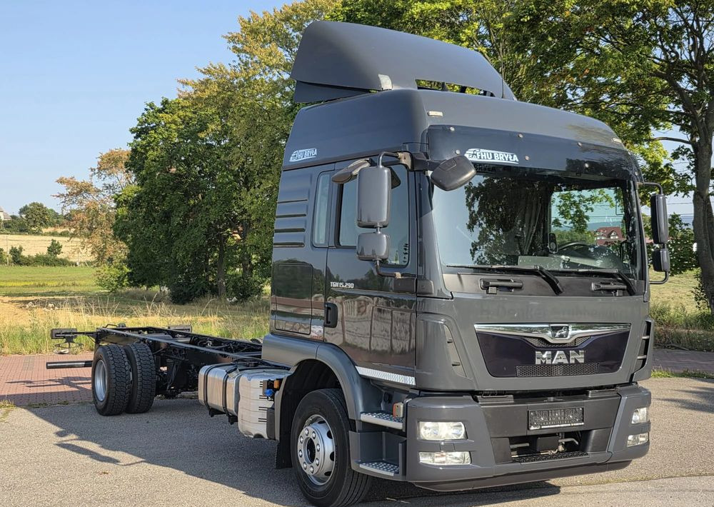 MAN TGM 15.290 / RAMA DO ZABUDOWY / AUTOMAT / SPROWADZONY / E6 / LIFT / ROZSTAW OSI 5.5M / LAWETA / POMOC DROGOWA / STAN BARDZO DOBRY/ - Cab chassis truck: picture 1 MAN TGM 15.290 / RAMA DO ZABUDOWY / AUTOMAT / SPROWADZONY / E6 / LIFT / ROZSTAW OSI 5.5M / LAWETA / POMOC DROGOWA / STAN BARDZO DOBRY/ - Cab chassis truck: picture 1