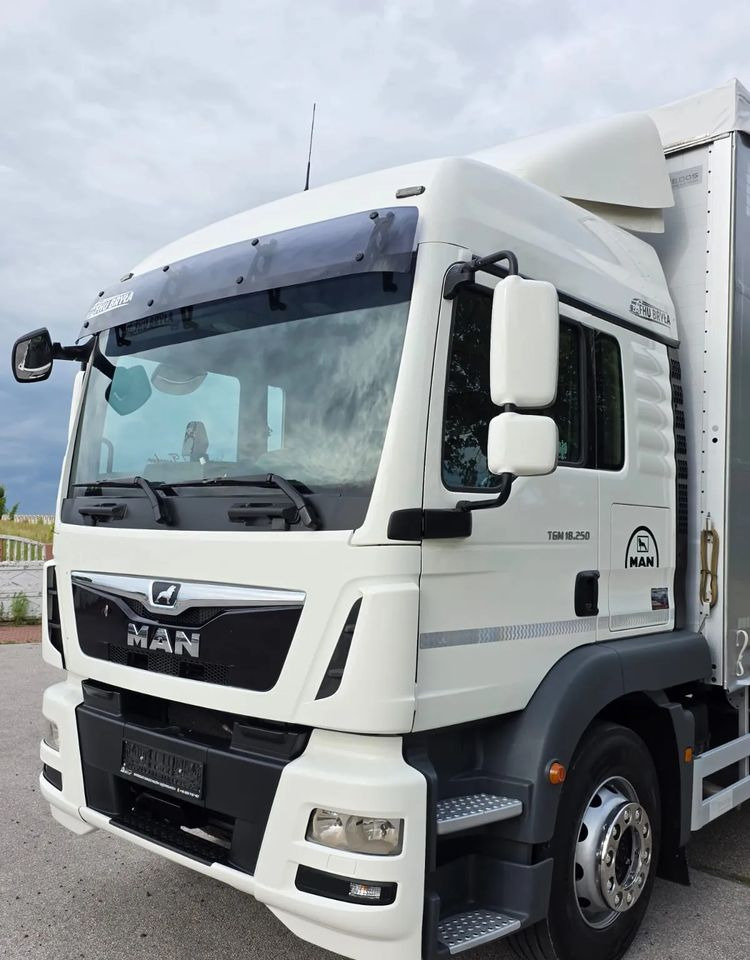 MAN TGM 18.290 / 18.250 /E6 / 22 PALETY / AUTOMAT / ZSUWANY DACH ORAZ BOKI / 9700 ŁADOWNOŚĆ / SERWISOWANY / NISKI PRZEBIEG / WINDA / FIRANKA / SPROWADZONY / 2019 / 335 TYŚ PRZEBIEG / PIERWSZY WŁAŚCIC - Curtain side truck: picture 5 MAN TGM 18.290 / 18.250 /E6 / 22 PALETY / AUTOMAT / ZSUWANY DACH ORAZ BOKI / 9700 ŁADOWNOŚĆ / SERWISOWANY / NISKI PRZEBIEG / WINDA / FIRANKA / SPROWADZONY / 2019 / 335 TYŚ PRZEBIEG / PIERWSZY WŁAŚCIC - Curtain side truck: picture 5