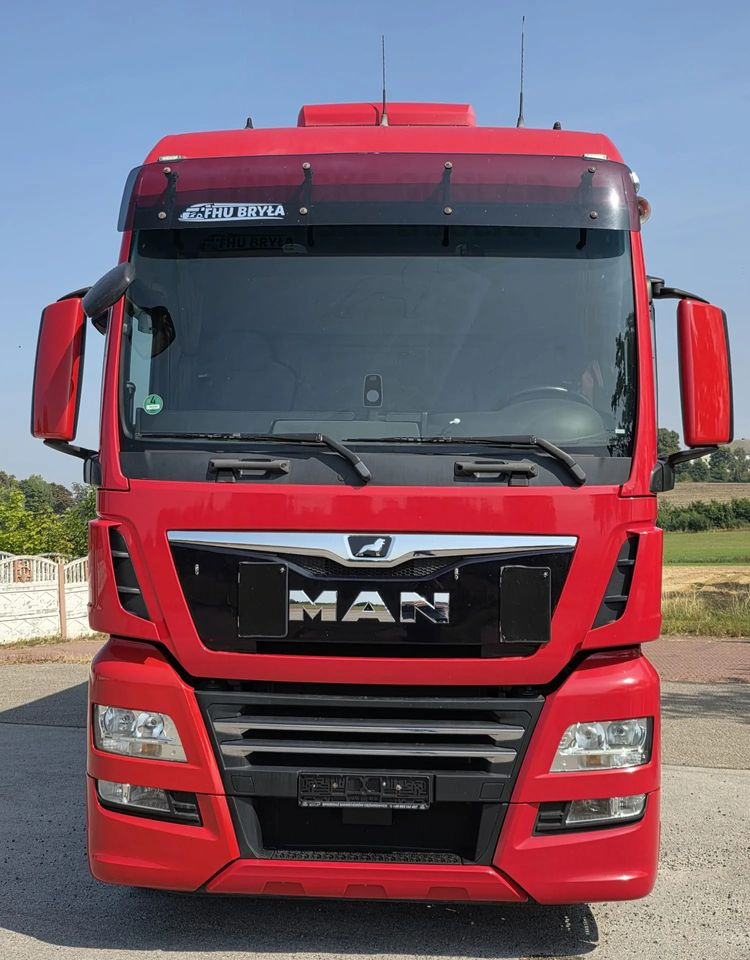 MAN TGX 26.500 / ALUMINIOWE FELGI / LIFT / 6X2 / KLIMA POSTOJOWA / 18PALET / E6 / FIRANKA / 17 TON ŁADOWNOŚĆ / WINDA / NISKI PRZEBIEG / JEDEN WŁAŚCICIEL / PODWIESZANA OŚ - Curtain side truck: picture 3 MAN TGX 26.500 / ALUMINIOWE FELGI / LIFT / 6X2 / KLIMA POSTOJOWA / 18PALET / E6 / FIRANKA / 17 TON ŁADOWNOŚĆ / WINDA / NISKI PRZEBIEG / JEDEN WŁAŚCICIEL / PODWIESZANA OŚ - Curtain side truck: picture 3