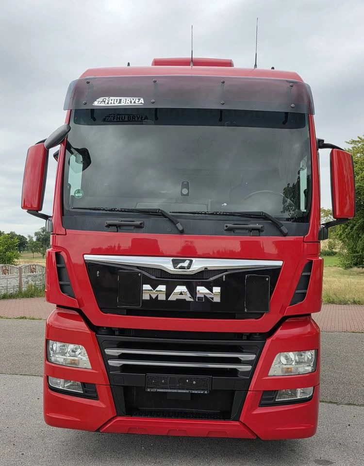 MAN TGX 26.500 / ALUMINIOWE FELGI / LIFT / 6X2 / KLIMA POSTOJOWA / 18PALET / E6 / FIRANKA / 17 TON ŁADOWNOŚĆ / WINDA / NISKI PRZEBIEG / JEDEN WŁAŚCICIEL / PODWIESZANA OŚ - Curtain side truck: picture 5 MAN TGX 26.500 / ALUMINIOWE FELGI / LIFT / 6X2 / KLIMA POSTOJOWA / 18PALET / E6 / FIRANKA / 17 TON ŁADOWNOŚĆ / WINDA / NISKI PRZEBIEG / JEDEN WŁAŚCICIEL / PODWIESZANA OŚ - Curtain side truck: picture 5