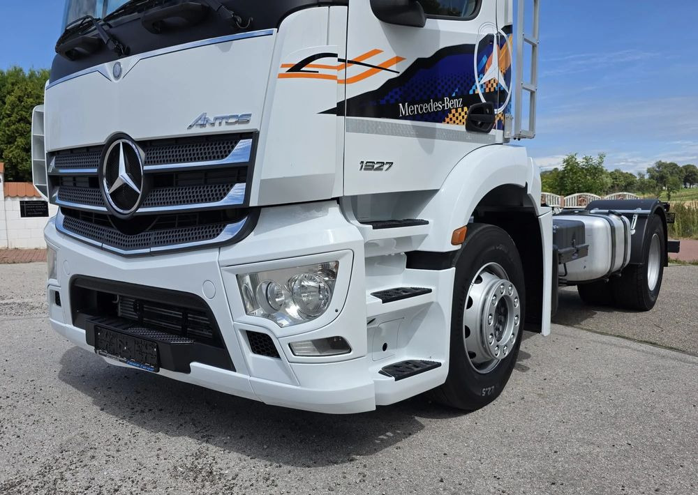 Mercedes-Benz ANTOS 1827 / ATEGO / ACTROS / E6 / ROZSTAW OSI 3.75M / WYWROT / BECZKA / UTRZYMANIE DRÓG / HAKOWIEC / SPROWADZONY / PIERWSZY WŁAŚCICIEL / STAN BDB - Cab chassis truck: picture 3 Mercedes-Benz ANTOS 1827 / ATEGO / ACTROS / E6 / ROZSTAW OSI 3.75M / WYWROT / BECZKA / UTRZYMANIE DRÓG / HAKOWIEC / SPROWADZONY / PIERWSZY WŁAŚCICIEL / STAN BDB - Cab chassis truck: picture 3