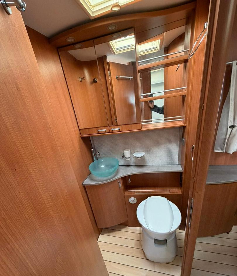 Integrated motorhome Pilote G740: picture 9 Integrated motorhome Pilote G740: picture 9