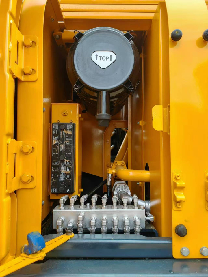 Crawler excavator Hyundai Hyundai 220 LC-9 S: picture 7