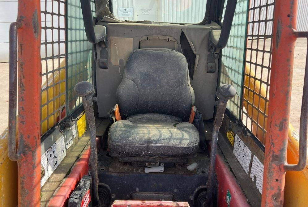 Skid steer loader Bobcat 753: picture 6