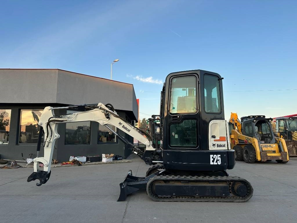 Bobcat E25EM - Mini excavator: picture 2 Bobcat E25EM - Mini excavator: picture 2
