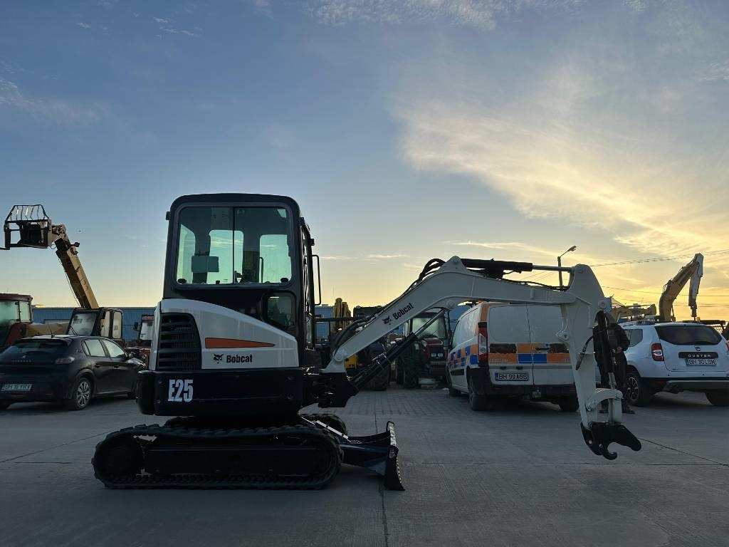 Bobcat E25EM - Mini excavator: picture 5 Bobcat E25EM - Mini excavator: picture 5