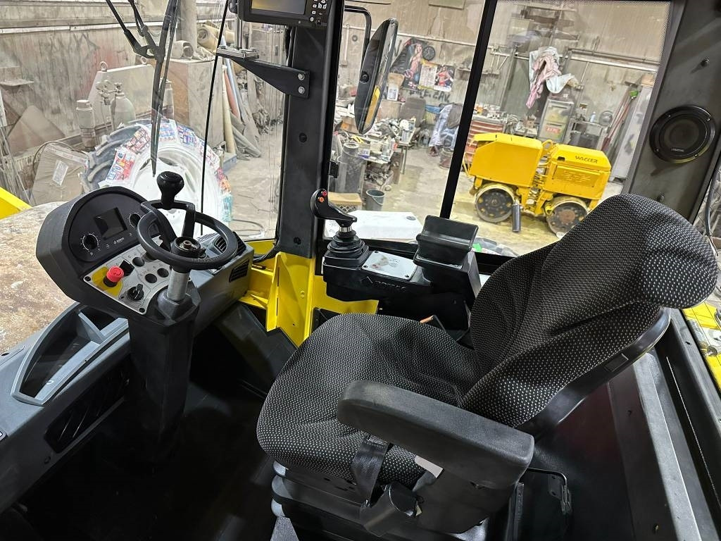 Bomag BW219 DH5+3D Trimble GPS leasing Bomag BW219 DH5+3D Trimble GPS: picture 15 Bomag BW219 DH5+3D Trimble GPS leasing Bomag BW219 DH5+3D Trimble GPS: picture 15