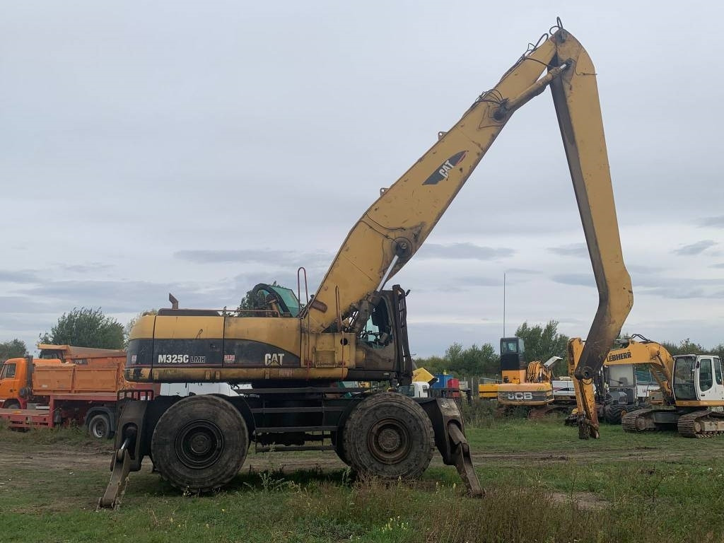 CAT M 325 C L MH - Waste/ Industry handler: picture 5 CAT M 325 C L MH - Waste/ Industry handler: picture 5