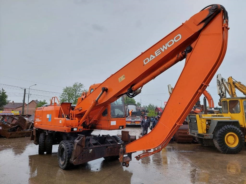 Daewoo Doosan S200W-V - Excavator: picture 2 Daewoo Doosan S200W-V - Excavator: picture 2