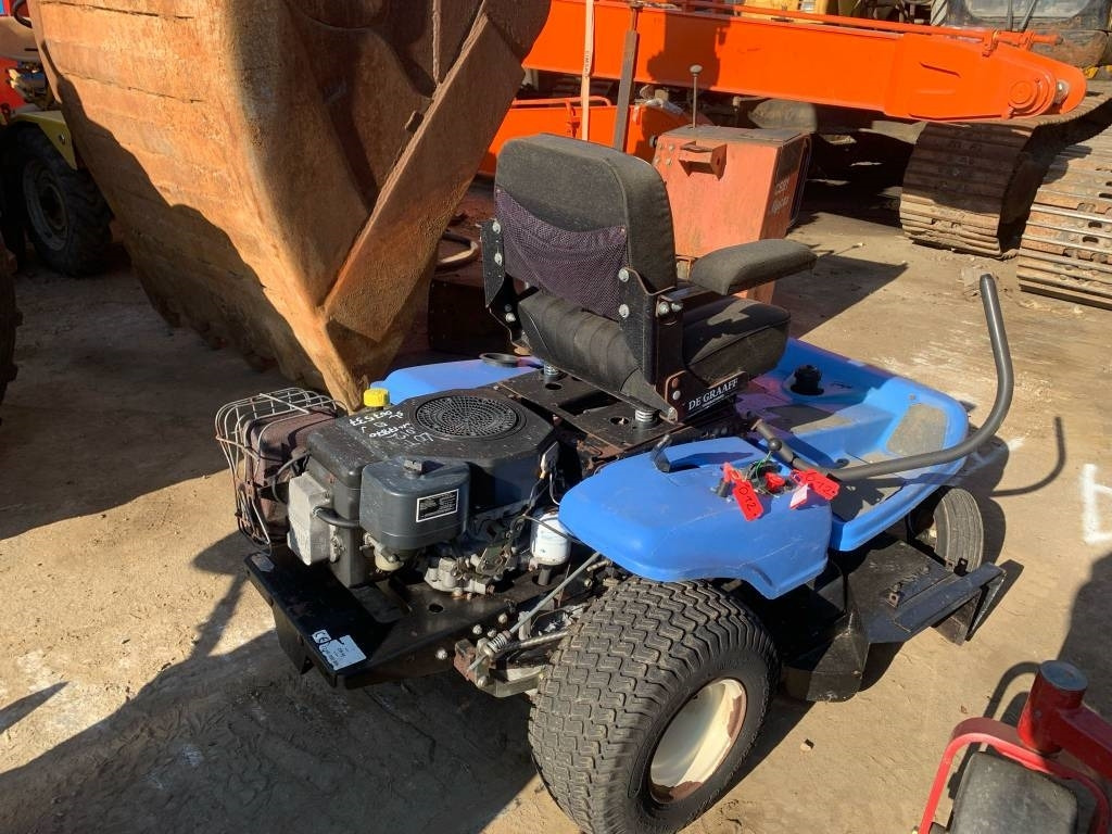 Dixon ZTR4421  - Garden mower: picture 4 Dixon ZTR4421  - Garden mower: picture 4