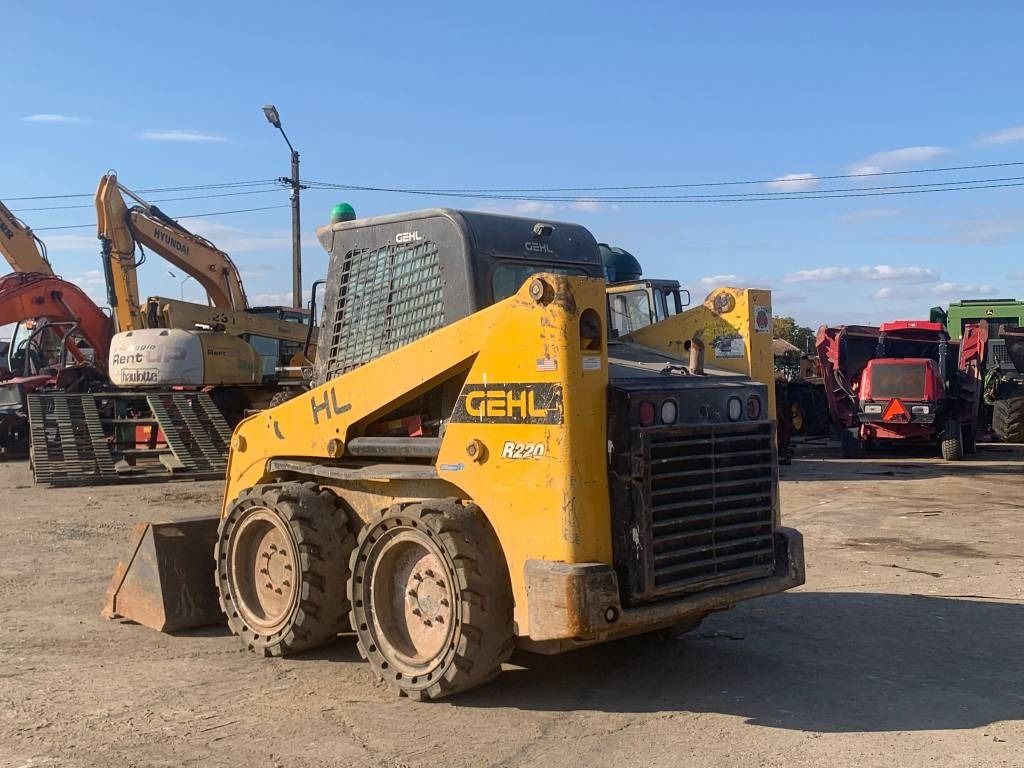 Gehl R 220 - Skid steer loader: picture 3 Gehl R 220 - Skid steer loader: picture 3
