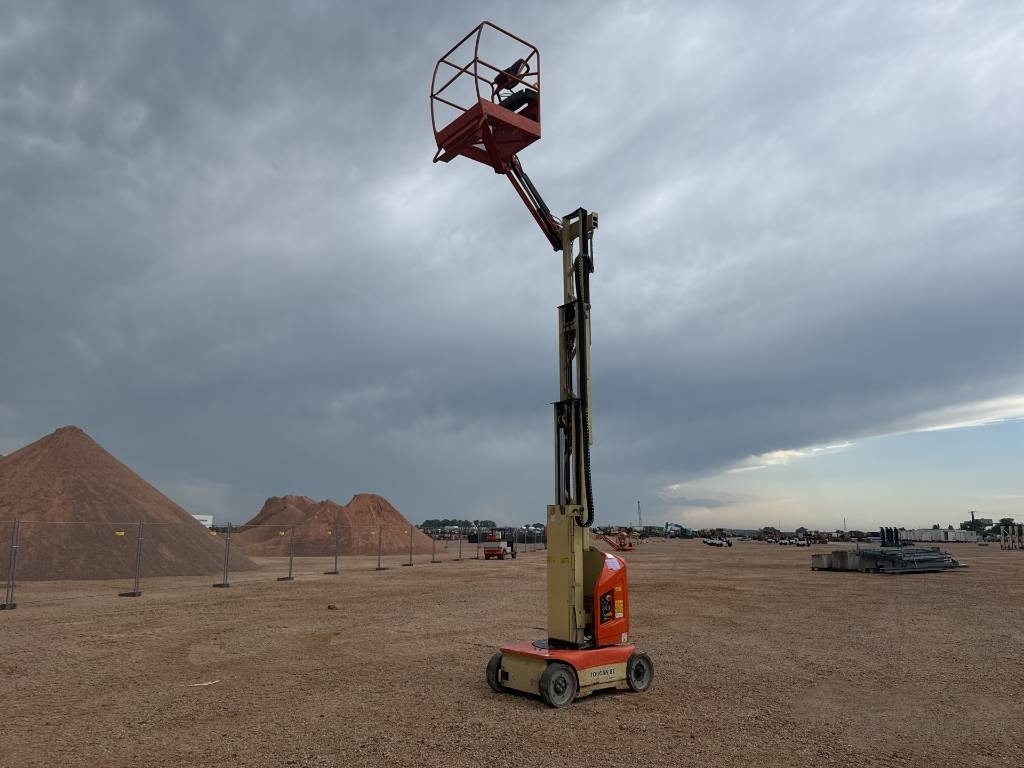 JLG Toucan 8 E - Vertical mast lift: picture 1 JLG Toucan 8 E - Vertical mast lift: picture 1