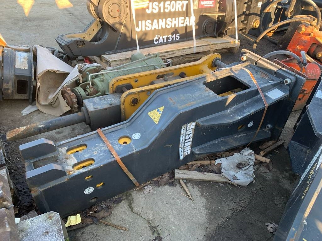 Mustang HM1300 - Hydraulic hammer for Construction machinery: picture 1 Mustang HM1300 - Hydraulic hammer for Construction machinery: picture 1