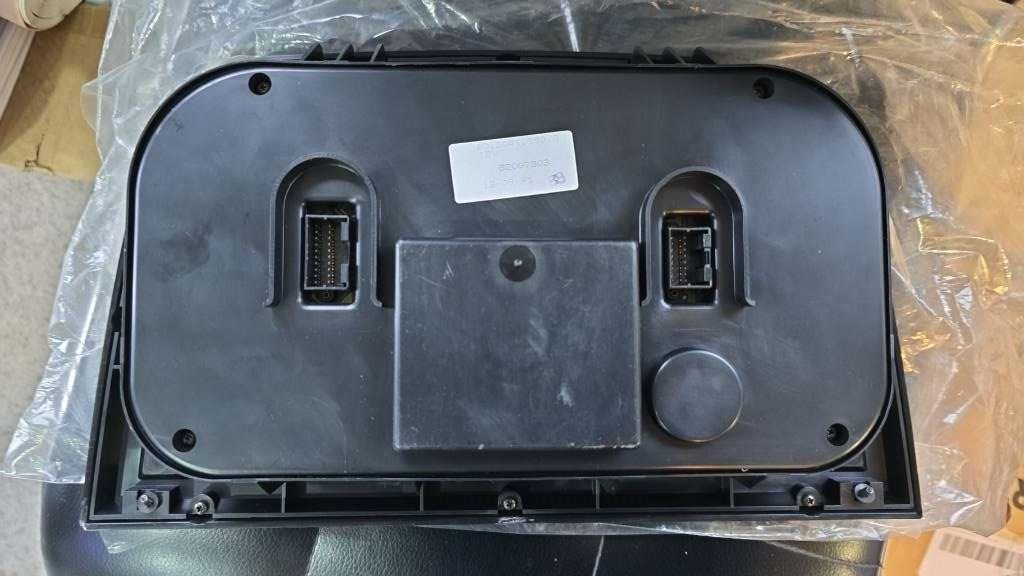 New Holland 82007803 NEW Instrument Cluster - Electrical system for Construction machinery: picture 3 New Holland 82007803 NEW Instrument Cluster - Electrical system for Construction machinery: picture 3