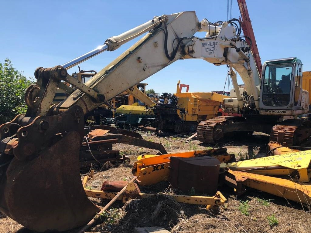 New Holland E 215 B FOR PARTS - Crawler excavator: picture 1 New Holland E 215 B FOR PARTS - Crawler excavator: picture 1