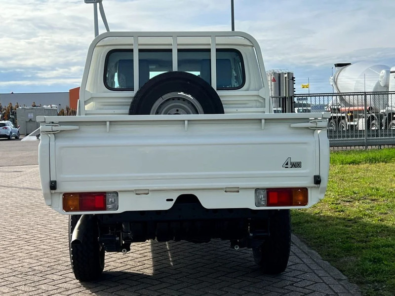 Toyota Land Cruiser HZJ79 4x4 4.2D Double Cab - EURO 3 - NEW!! 13 UNITS directly available - Pickup truck, Combi van: picture 4 Toyota Land Cruiser HZJ79 4x4 4.2D Double Cab - EURO 3 - NEW!! 13 UNITS directly available - Pickup truck, Combi van: picture 4