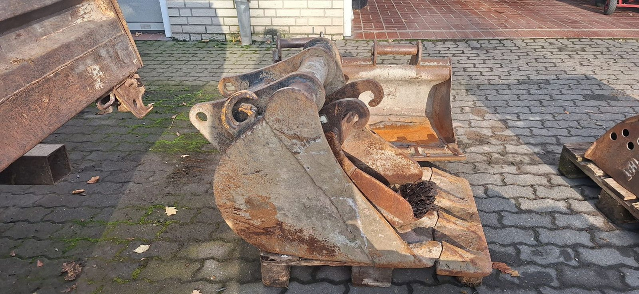 Kubota Löffel für Minibagger - Excavator bucket for Construction machinery: picture 1 Kubota Löffel für Minibagger - Excavator bucket for Construction machinery: picture 1