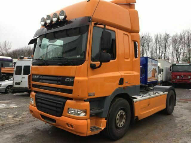 DAF CF85-410 G.Haus 2xBett ZF/Schalter 2-Kreishydr - Tractor truck: picture 1 DAF CF85-410 G.Haus 2xBett ZF/Schalter 2-Kreishydr - Tractor truck: picture 1