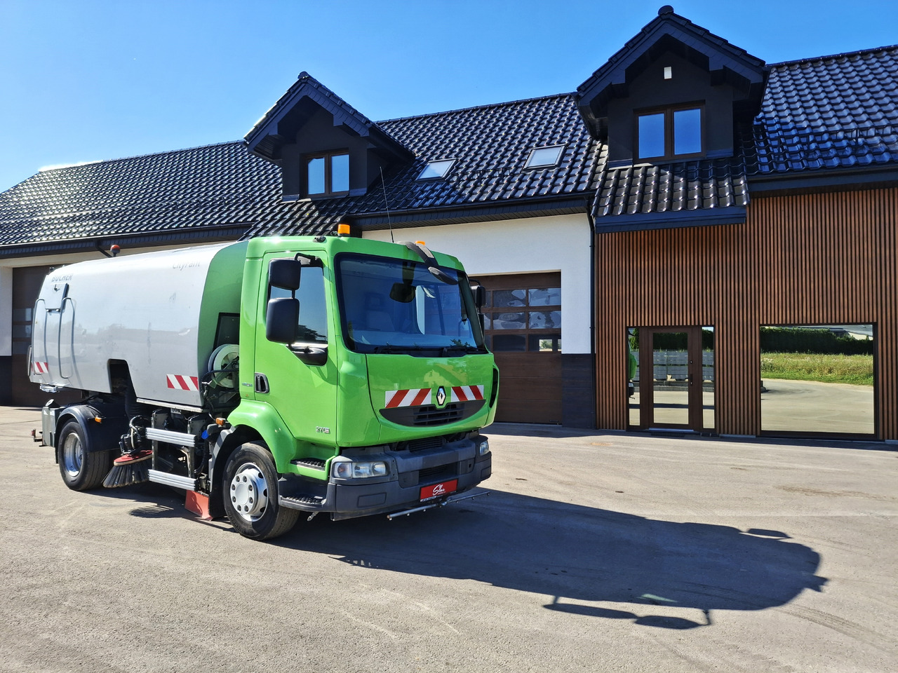 RENAULT Middlum 270 DXI Zamiatarka Kehrmaschine BUCHER Karcher L/R 2 Silniki 2 Motoren - Road sweeper: picture 1 RENAULT Middlum 270 DXI Zamiatarka Kehrmaschine BUCHER Karcher L/R 2 Silniki 2 Motoren - Road sweeper: picture 1
