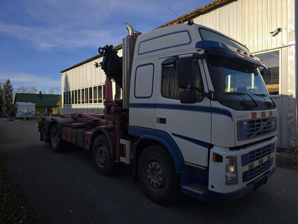 Volvo FM12 420 8X2 HMF 2220 K4 - Hook lift truck: picture 4 Volvo FM12 420 8X2 HMF 2220 K4 - Hook lift truck: picture 4