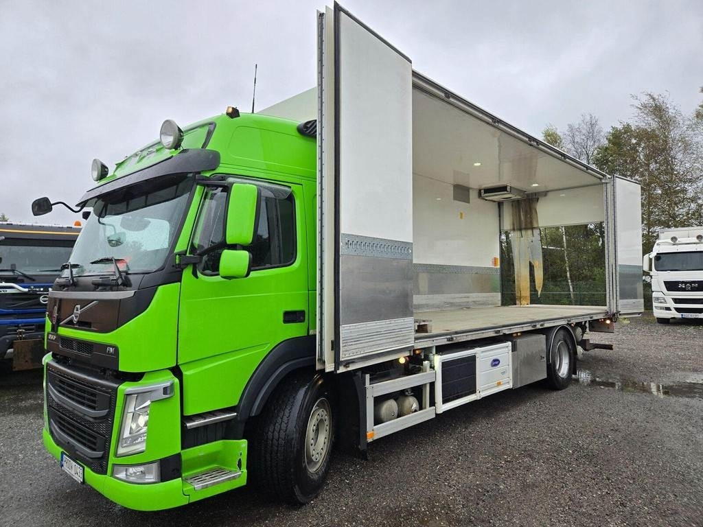 Volvo FM370 4X2 CARRIER 1150 SIDEOPENING  - Refrigerator truck: picture 1 Volvo FM370 4X2 CARRIER 1150 SIDEOPENING  - Refrigerator truck: picture 1