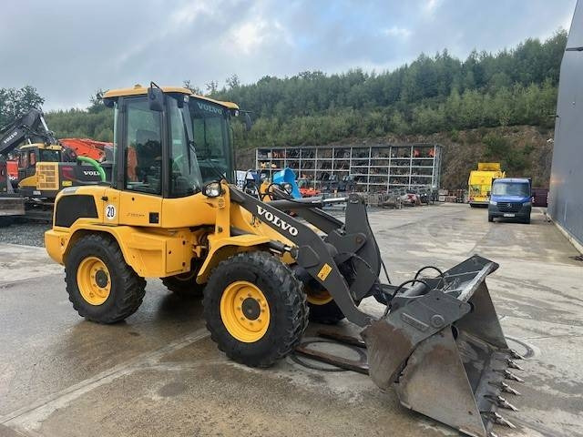 Volvo L 30 G  - Wheel loader: picture 2 Volvo L 30 G  - Wheel loader: picture 2