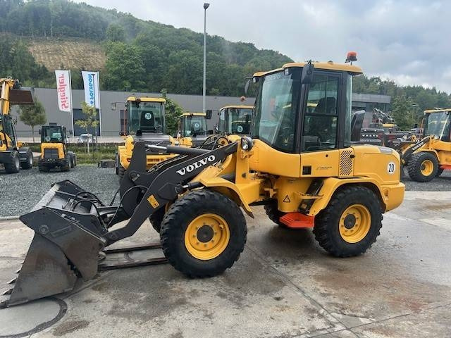 Volvo L 30 G  - Wheel loader: picture 1 Volvo L 30 G  - Wheel loader: picture 1