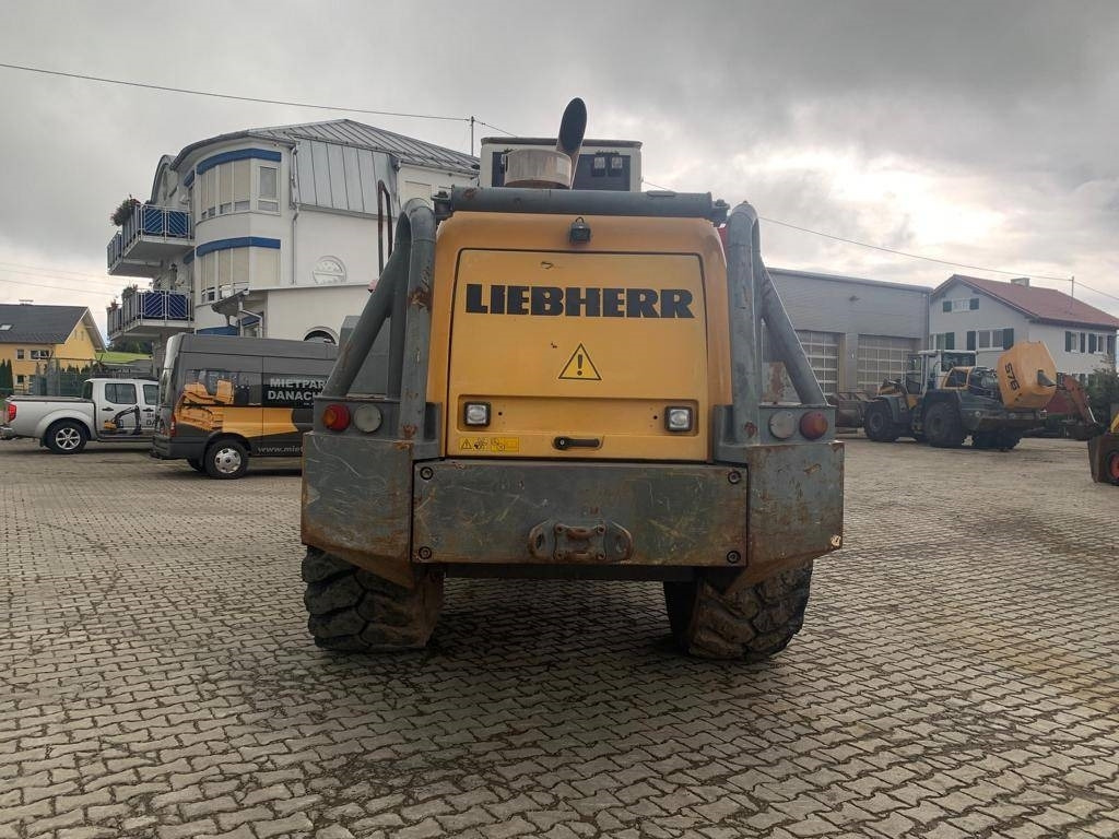 Liebherr L 576 - Wheel loader: picture 4 Liebherr L 576 - Wheel loader: picture 4