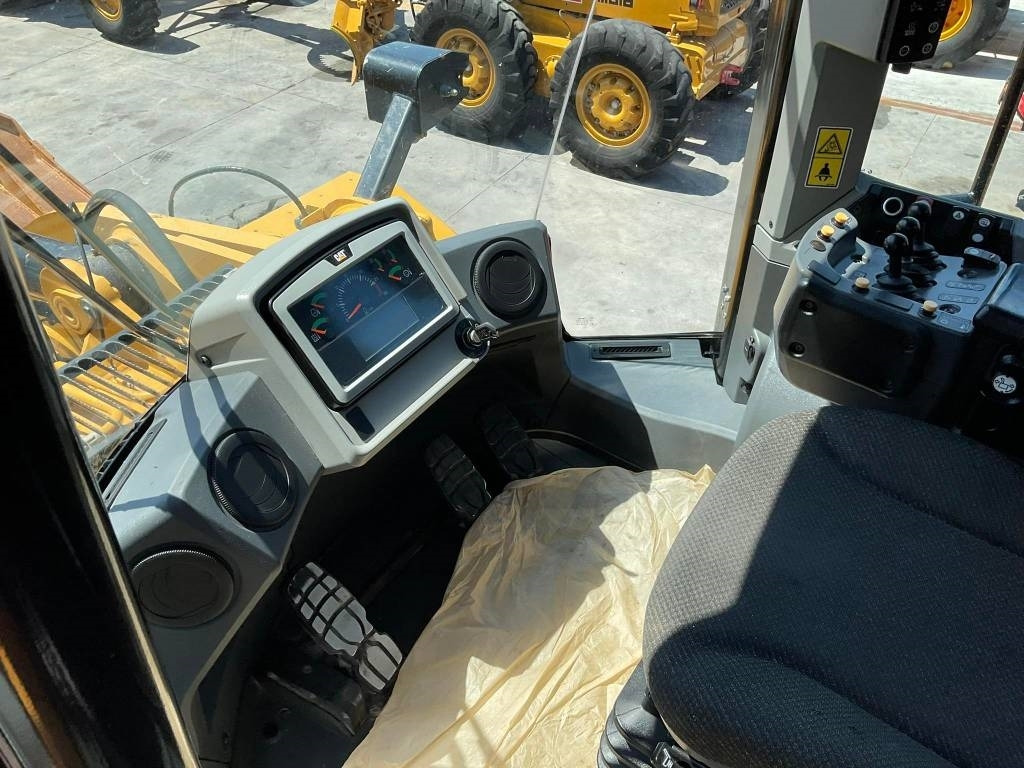 Wheel loader CAT 980M: picture 12