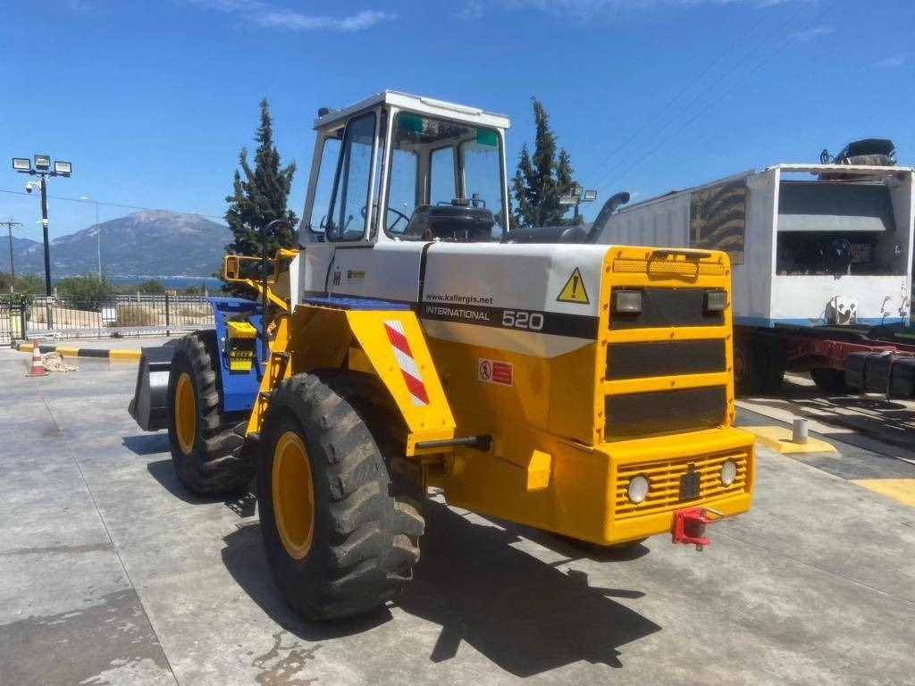 Wheel loader International 520A: picture 8