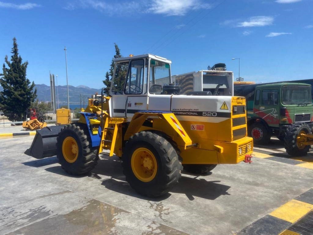 Wheel loader International 520A: picture 6