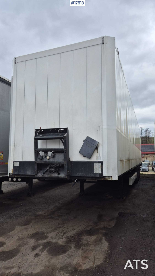 Truck semi-trailer, isothermal KRONE SD (2008) - Curtainsider semi-trailer: picture 1 Truck semi-trailer, isothermal KRONE SD (2008) - Curtainsider semi-trailer: picture 1
