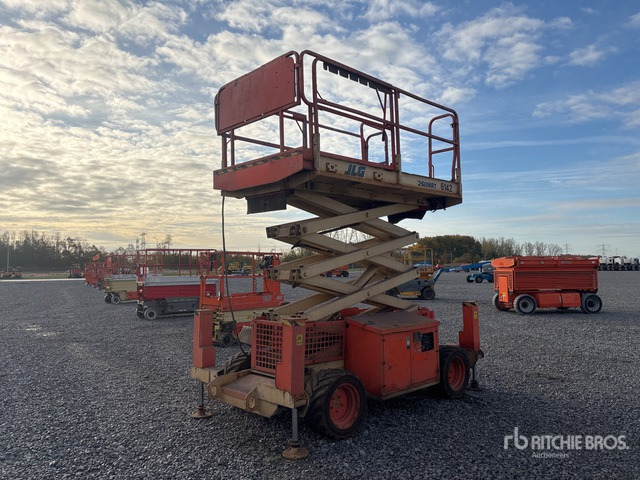 2006 JLG 260MRT Diesel Scissor Lift - Scissor lift: picture 2 2006 JLG 260MRT Diesel Scissor Lift - Scissor lift: picture 2