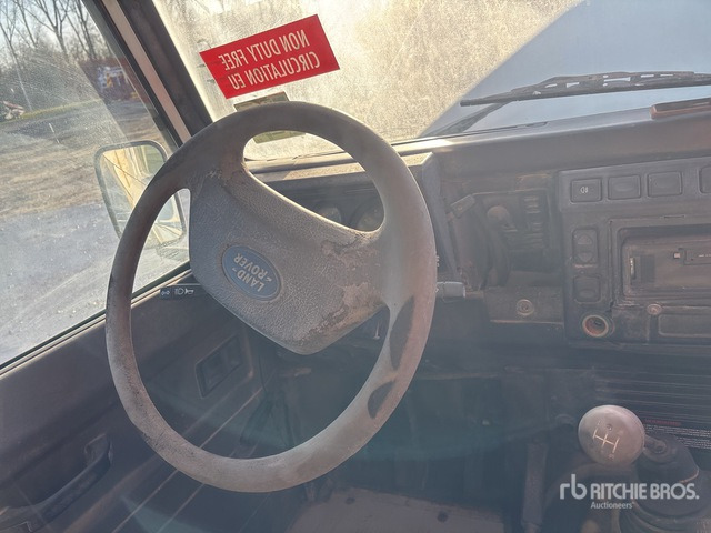 2010 Land Rover Defender (Inoperable) SUV - SUV: picture 5 2010 Land Rover Defender (Inoperable) SUV - SUV: picture 5