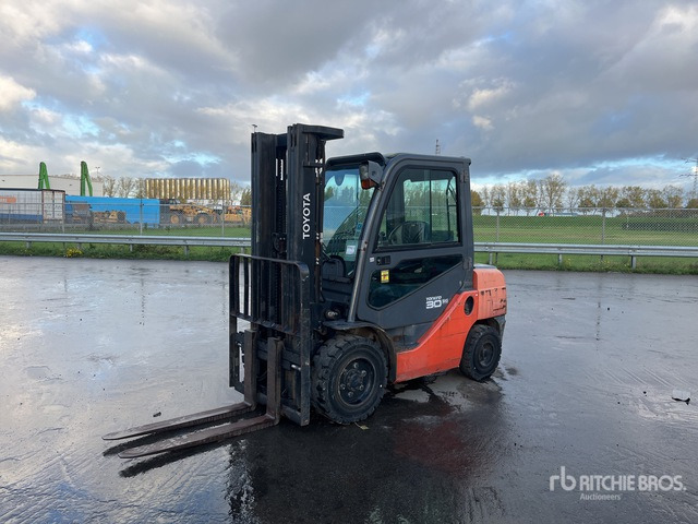 2011 Toyota 52-8FDF30 Heftruck - Diesel forklift: picture 1 2011 Toyota 52-8FDF30 Heftruck - Diesel forklift: picture 1