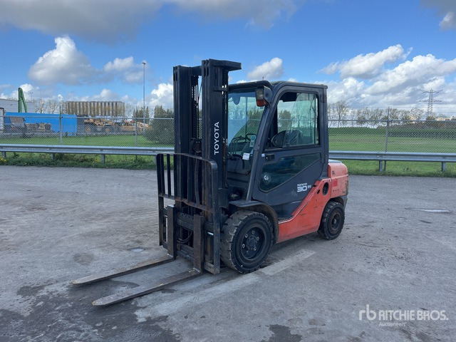 2011 Toyota 52-8FDF30 Heftruck - Diesel forklift: picture 1 2011 Toyota 52-8FDF30 Heftruck - Diesel forklift: picture 1