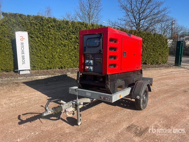 2012 Sdmo R22 Mobile Generator Set - Generator set: picture 2 2012 Sdmo R22 Mobile Generator Set - Generator set: picture 2