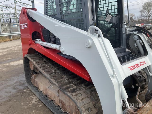 2012 Takeuchi TL250 High Flow Compact Track Loader - Compact track loader: picture 4 2012 Takeuchi TL250 High Flow Compact Track Loader - Compact track loader: picture 4