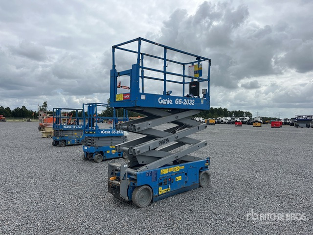 2015 Genie GS-2032 Electric Scissor Lift - Scissor lift: picture 4 2015 Genie GS-2032 Electric Scissor Lift - Scissor lift: picture 4