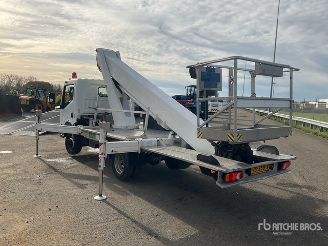 2015 Nissan Cabstar 2015 Palfinger P260B 230 kg Str ... Boom Truck - Truck with aerial platform: picture 3 2015 Nissan Cabstar 2015 Palfinger P260B 230 kg Str ... Boom Truck - Truck with aerial platform: picture 3