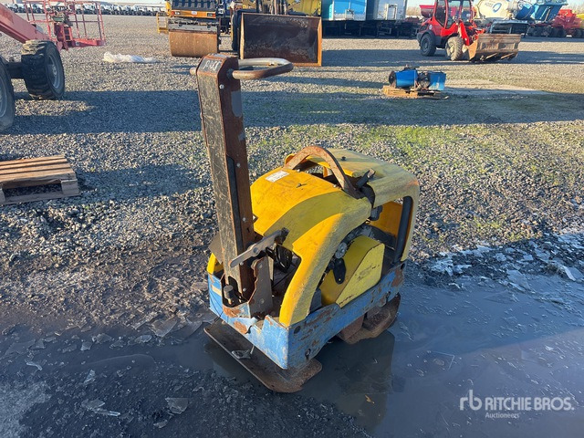 2018 Atlas Copco LG400 Vibratory Plate Compactor - Vibroplate: picture 3 2018 Atlas Copco LG400 Vibratory Plate Compactor - Vibroplate: picture 3