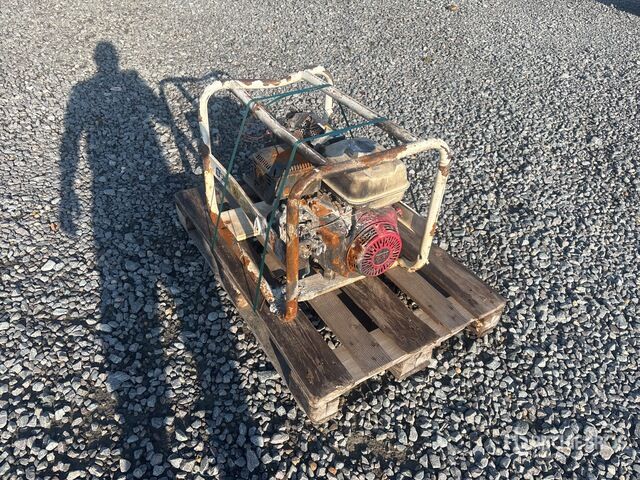 Sdmo R7.5T Generator Set - Generator set: picture 4 Sdmo R7.5T Generator Set - Generator set: picture 4