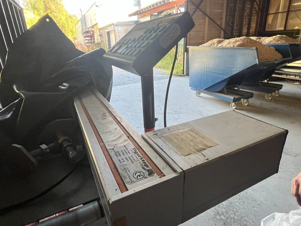 Annet GRAULE QNF Crosscut saw with TigerStop TS 4.8 L Au - Machine tool: picture 2 Annet GRAULE QNF Crosscut saw with TigerStop TS 4.8 L Au - Machine tool: picture 2