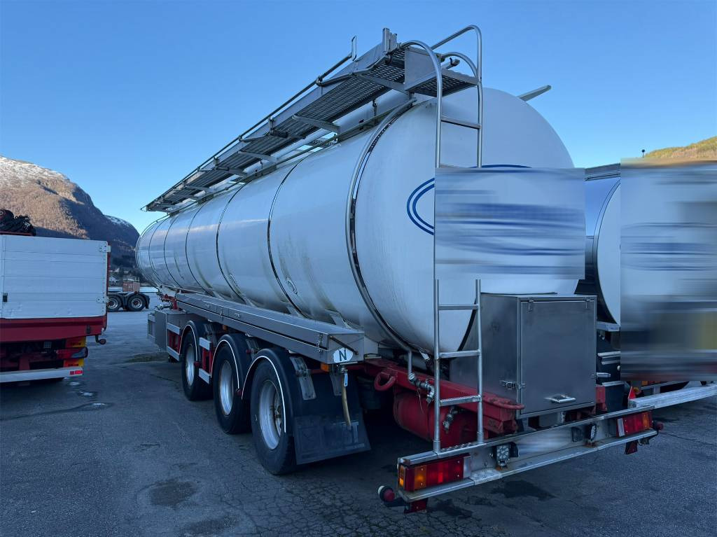 Annet Schrader tank trailer 32 m2 - Tanker semi-trailer: picture 4 Annet Schrader tank trailer 32 m2 - Tanker semi-trailer: picture 4