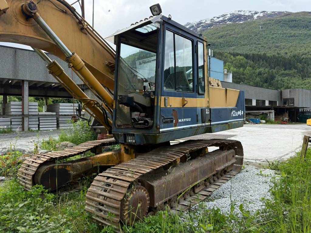 Komatsu PC 200-3 - Crawler excavator: picture 1 Komatsu PC 200-3 - Crawler excavator: picture 1