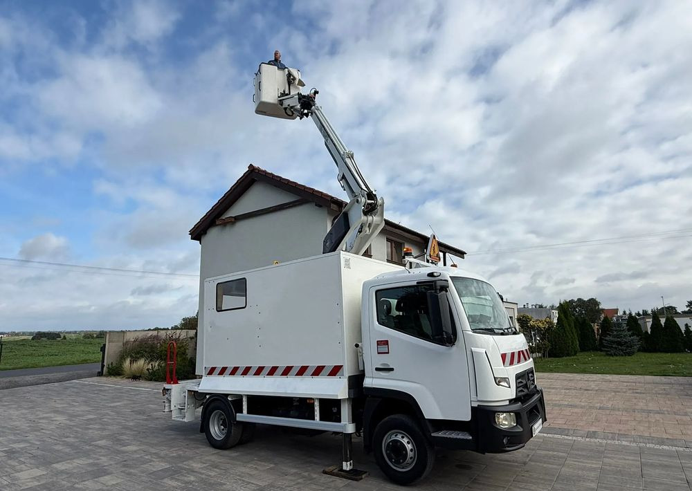 Renault D - Truck with aerial platform: picture 2 Renault D - Truck with aerial platform: picture 2
