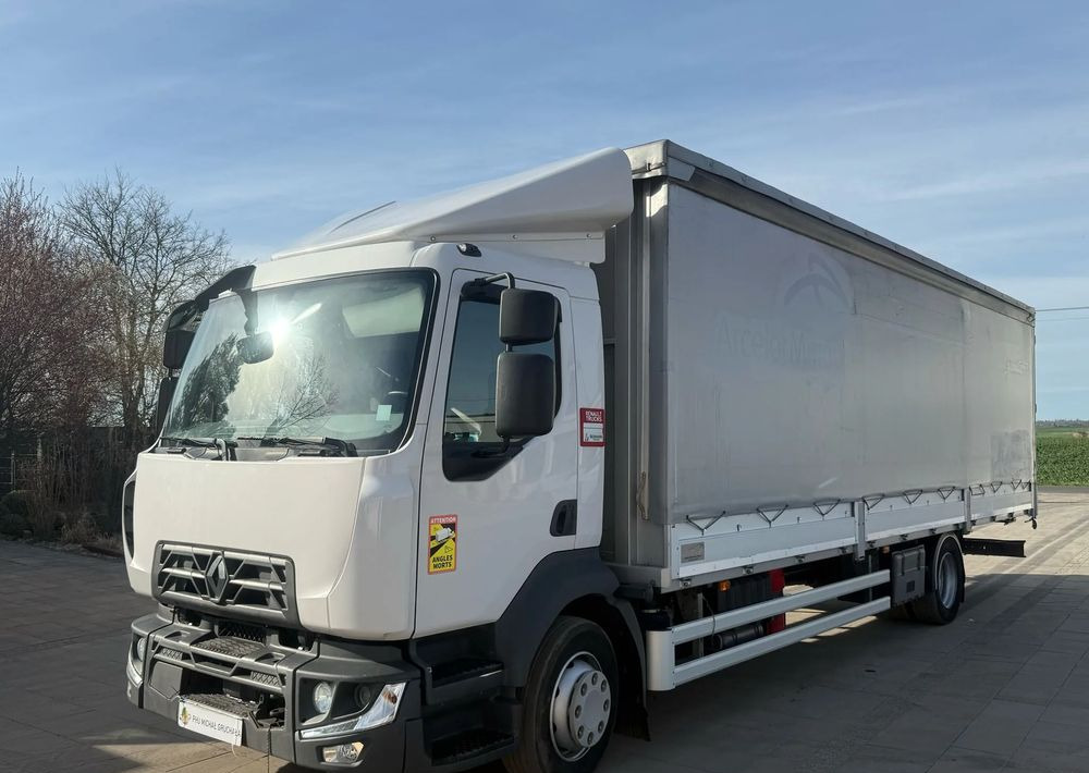 Renault D12 - Curtain side truck: picture 3 Renault D12 - Curtain side truck: picture 3