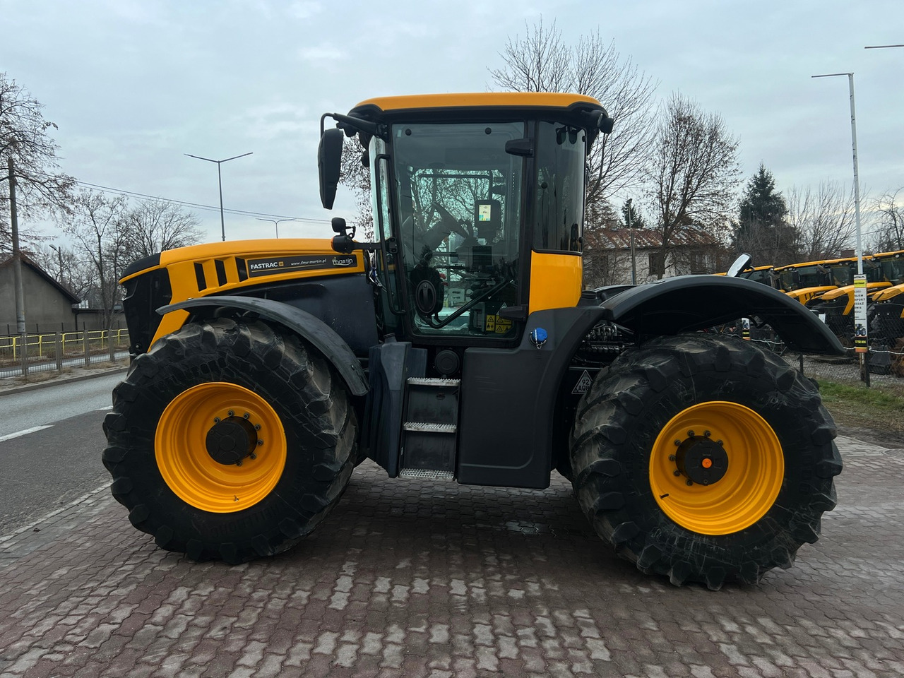 JCB Fastrac 4220 - Farm tractor: picture 2 JCB Fastrac 4220 - Farm tractor: picture 2