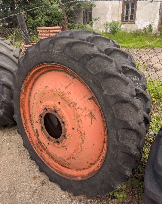Koła wąskie do międzyrzędzi, 36 cali, nastawne - Wheel and tire package: picture 2 Koła wąskie do międzyrzędzi, 36 cali, nastawne - Wheel and tire package: picture 2