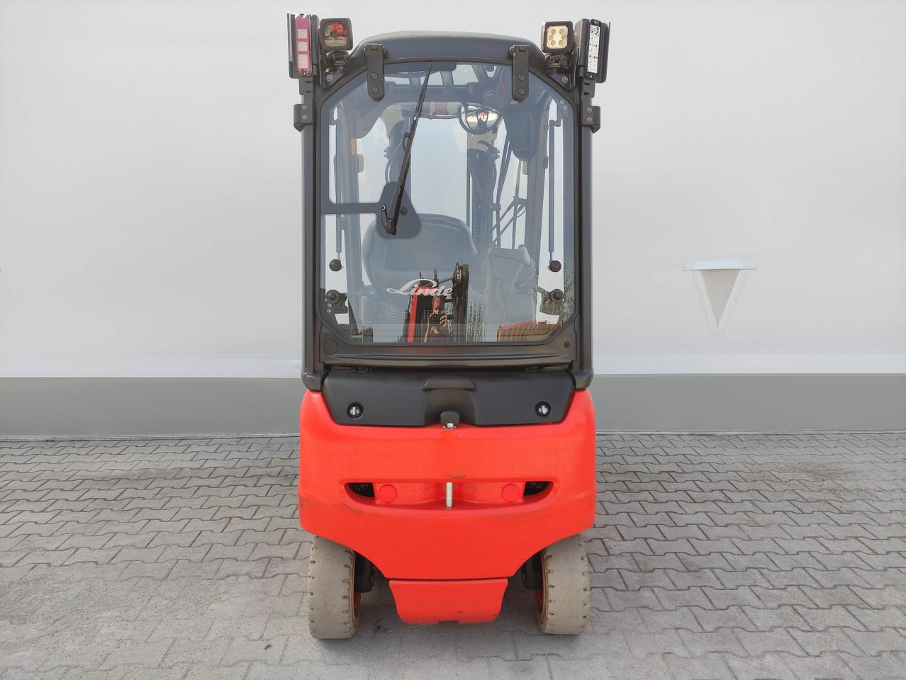 Linde E20PH-02-EVO-386 - Electric forklift: picture 4 Linde E20PH-02-EVO-386 - Electric forklift: picture 4